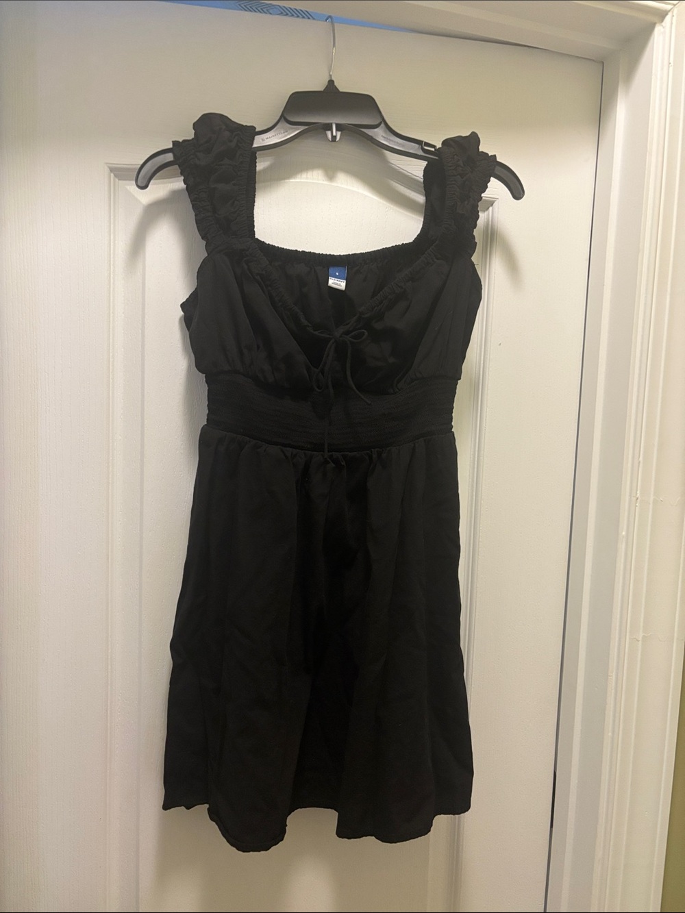 Old Navy Black Ruffled Strap Dress - Picture 1 of 4